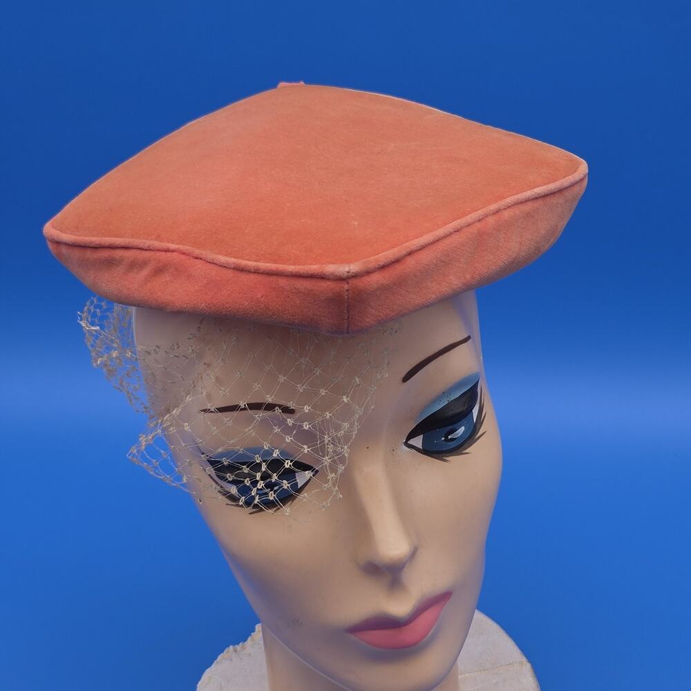 I. Magnin & Co Vintage Coral Velvet Pillbox Hat Veil Netting WomensVintage I.